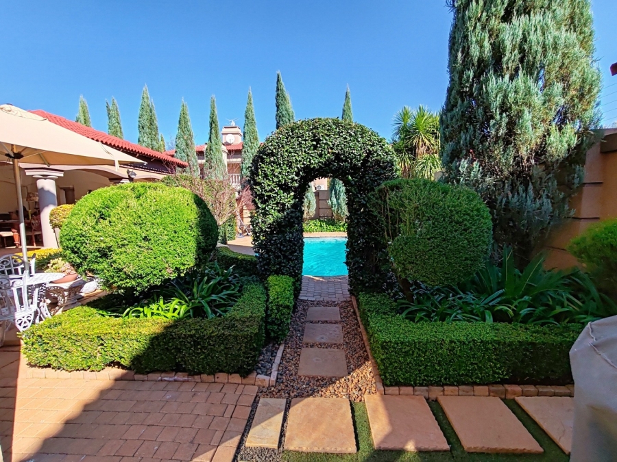 4 Bedroom Property for Sale in Van Der Hoff Park North West